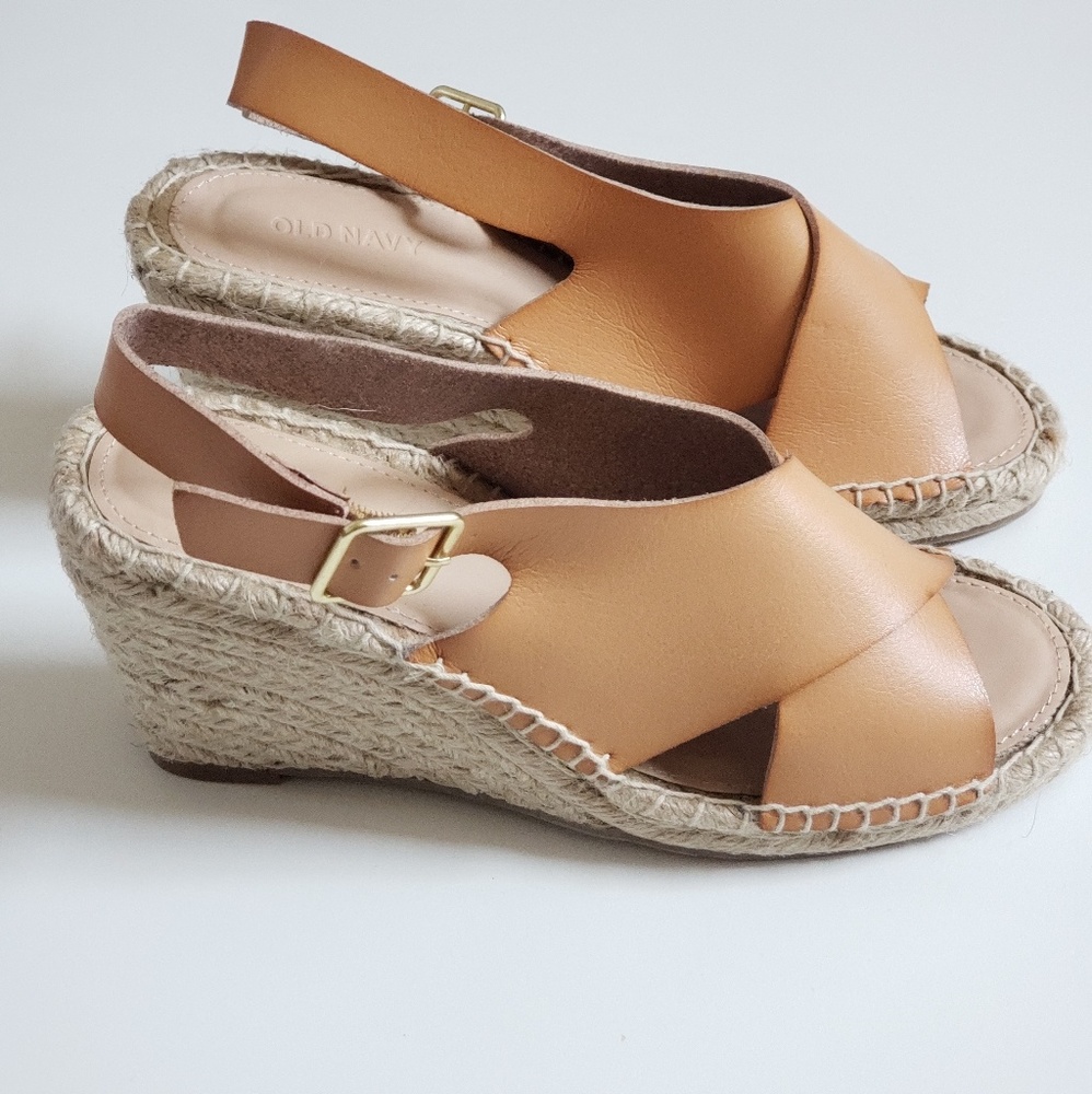 STRAW WEDGES